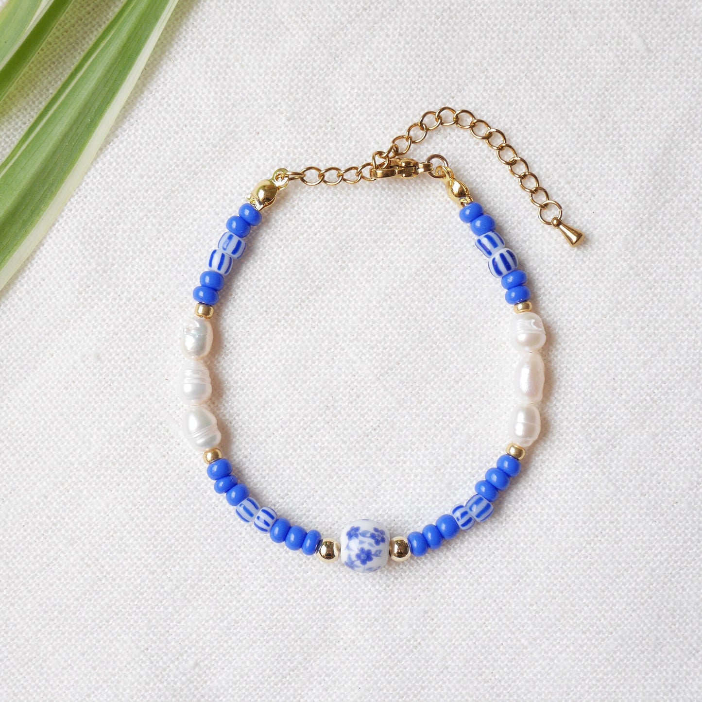 Blue porcelain bead bracelet | Summer seed bead bracelet | Lovely blue and white jewelry with real pearls | Ceramic jewelry gift for her