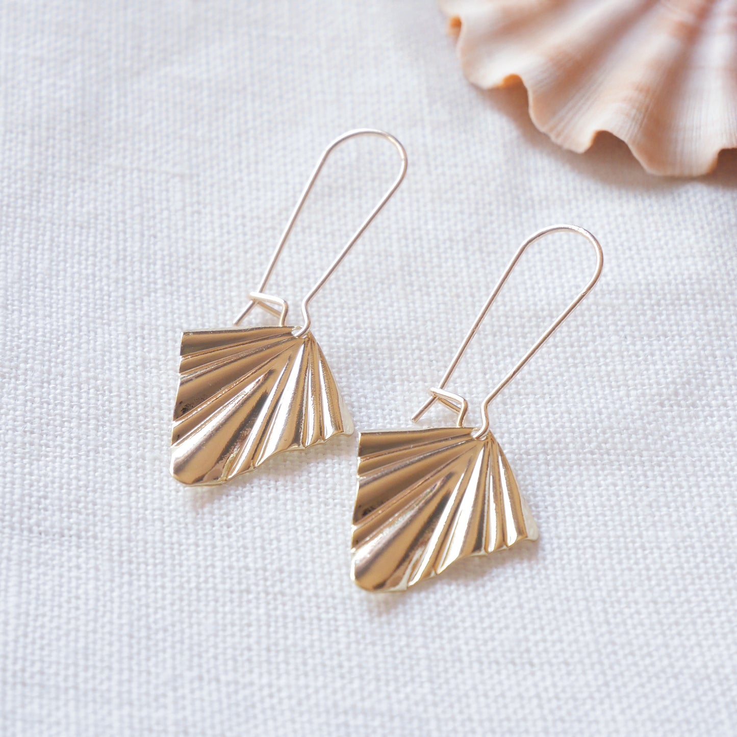 Gold fan earrings - Art deco style dangle gift for her, elegant minimalist style