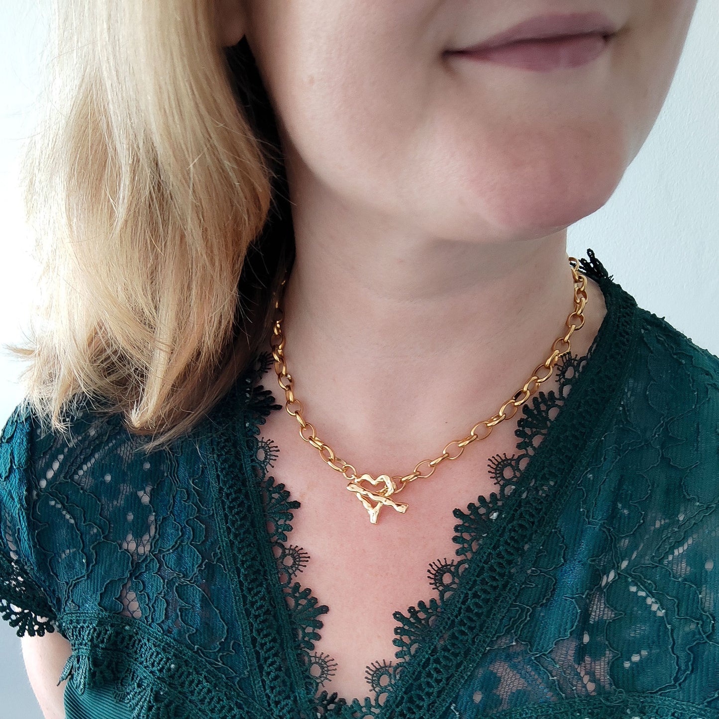 Heart clasp necklace | Chunky front toggle lock choker | Gold statement jewelry gift for her with big rolo chain