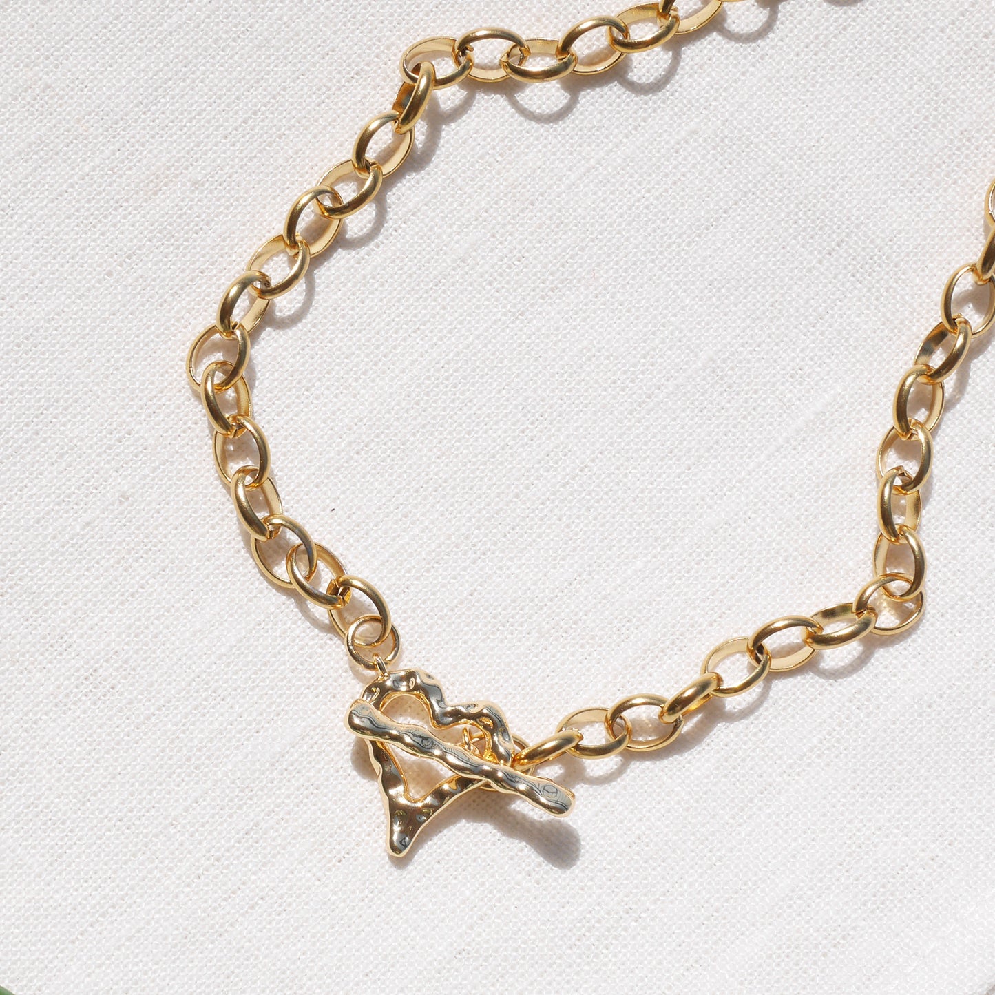 Heart clasp necklace | Chunky front toggle lock choker | Gold statement jewelry gift for her with big rolo chain