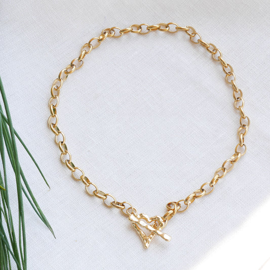 Heart clasp necklace | Chunky front toggle lock choker | Gold statement jewelry gift for her with big rolo chain