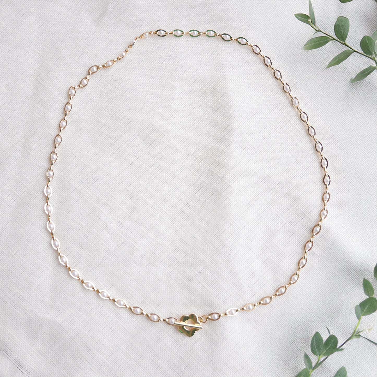 Gold pearl chain necklace - dainty flower toggle choker
