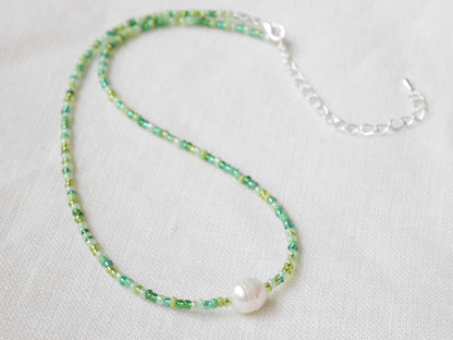 Green seed bead necklace | Freshwater pearl necklace with tiny green beads | Green glass bead necklace | Gift for someone that loves green