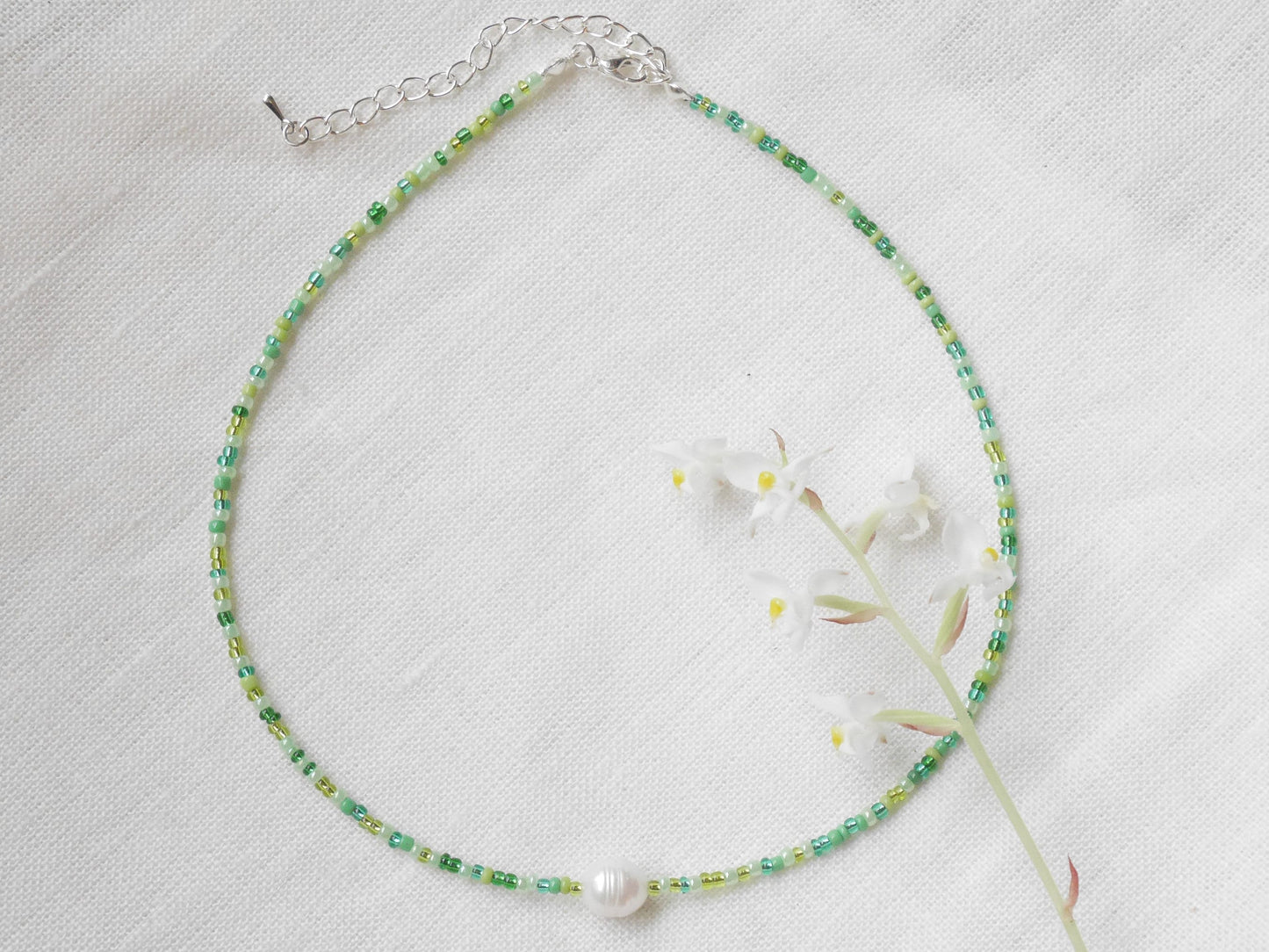 Green seed bead necklace | Freshwater pearl necklace with tiny green beads | Green glass bead necklace | Gift for someone that loves green