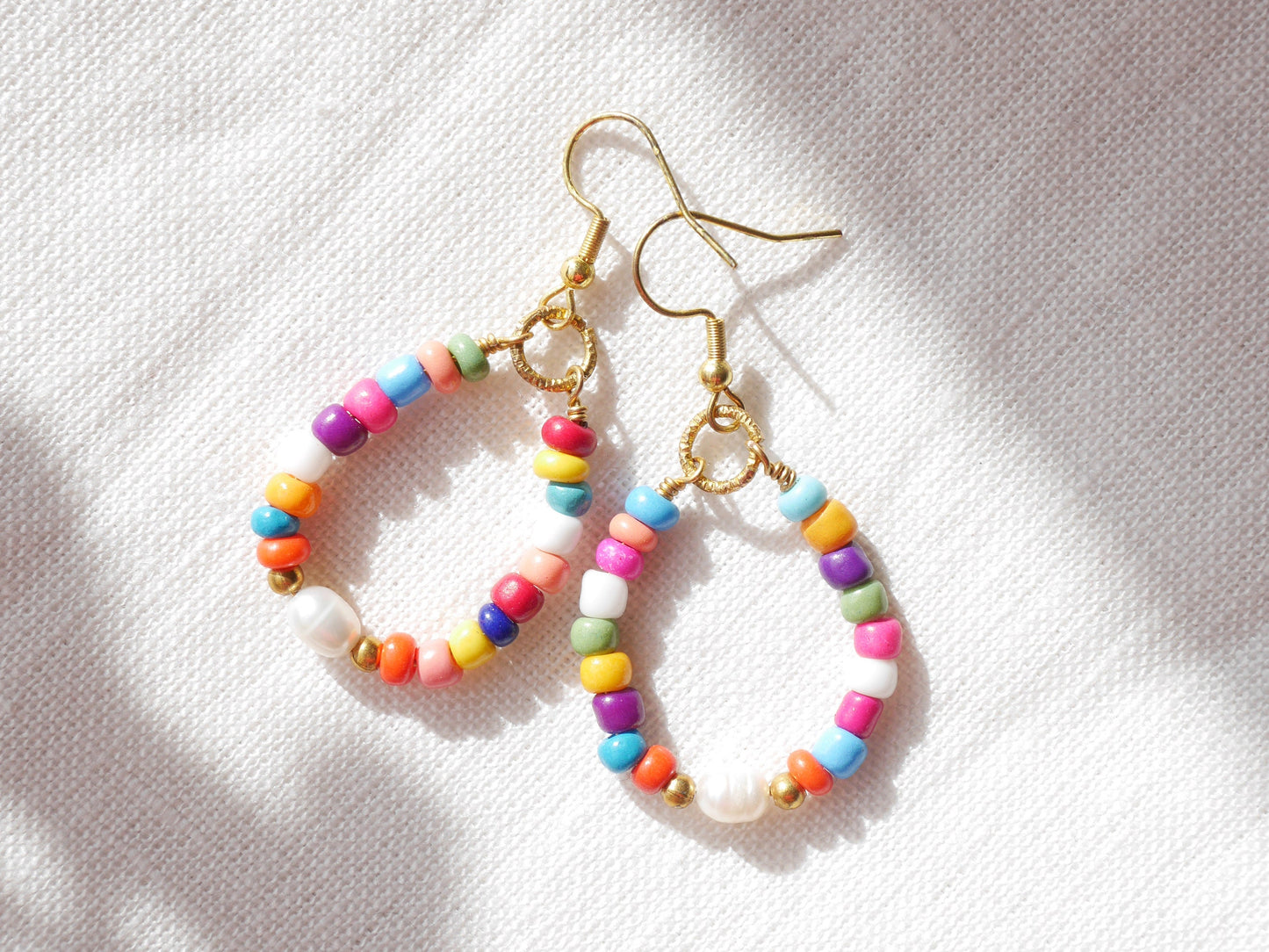 Colorful beads hoop earrings | Beaded boho earrings | Mixed color holiday bead earrings for her | Seed bead earrings with a freshwater pearl