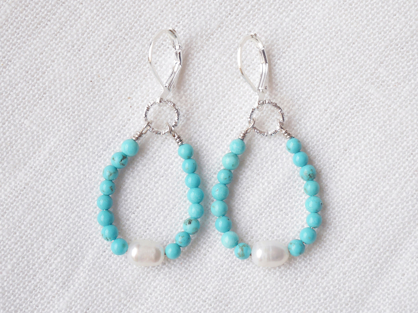 Turquoise hoop earrings | Turquoise stone earrings with freshwater pearls | Turquoise boho earrings | Summer earrings for vacation and beach