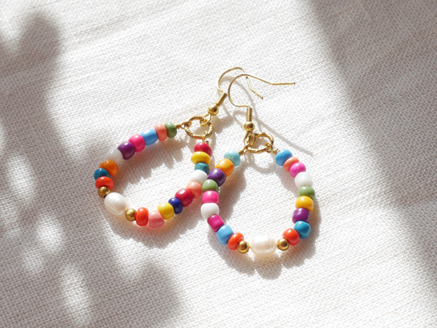 Colorful beads hoop earrings | Beaded boho earrings | Mixed color holiday bead earrings for her | Seed bead earrings with a freshwater pearl