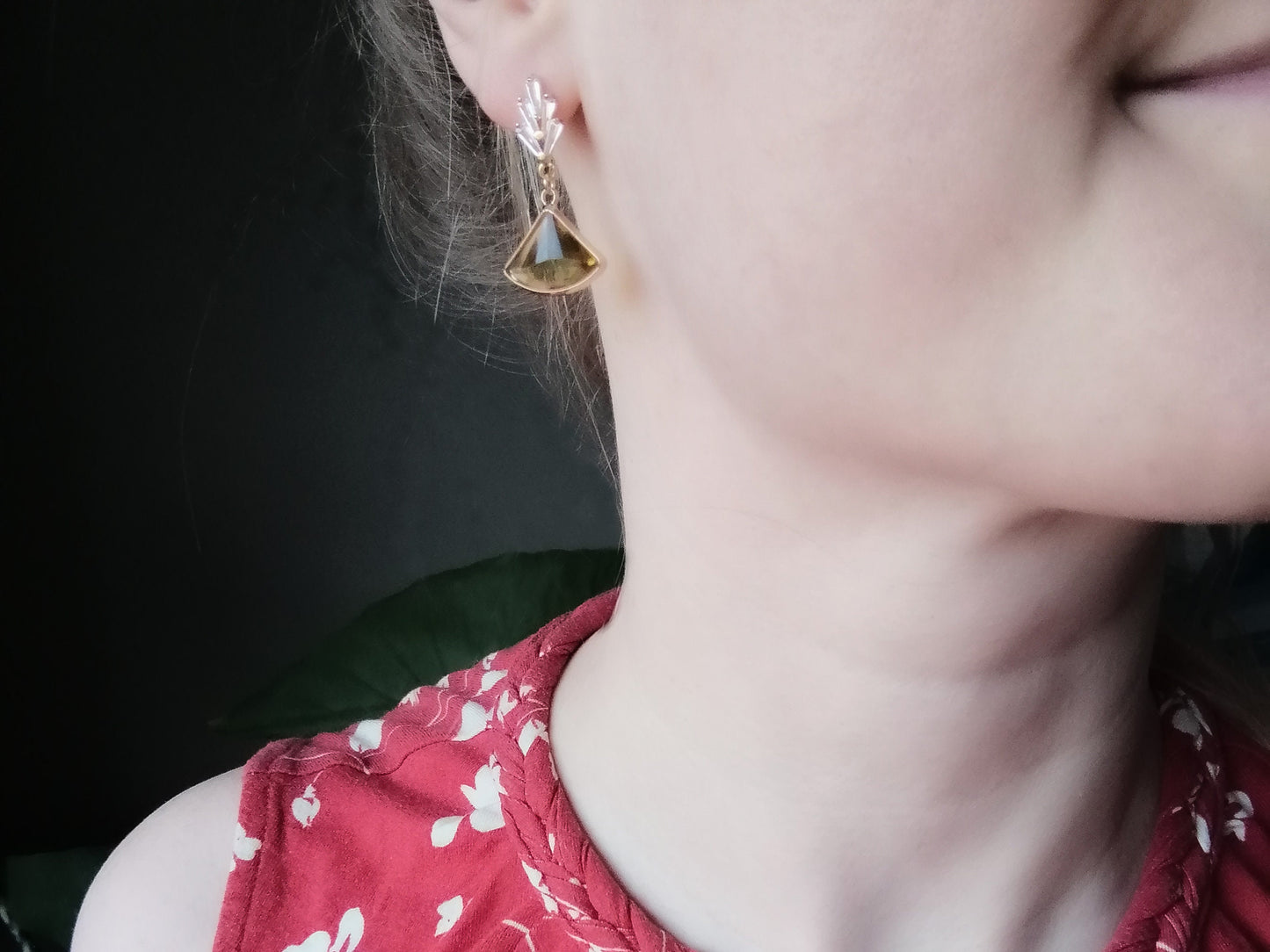 Elegant yellow fan art deco earrings – vintage bridal jewelry with glass pendant