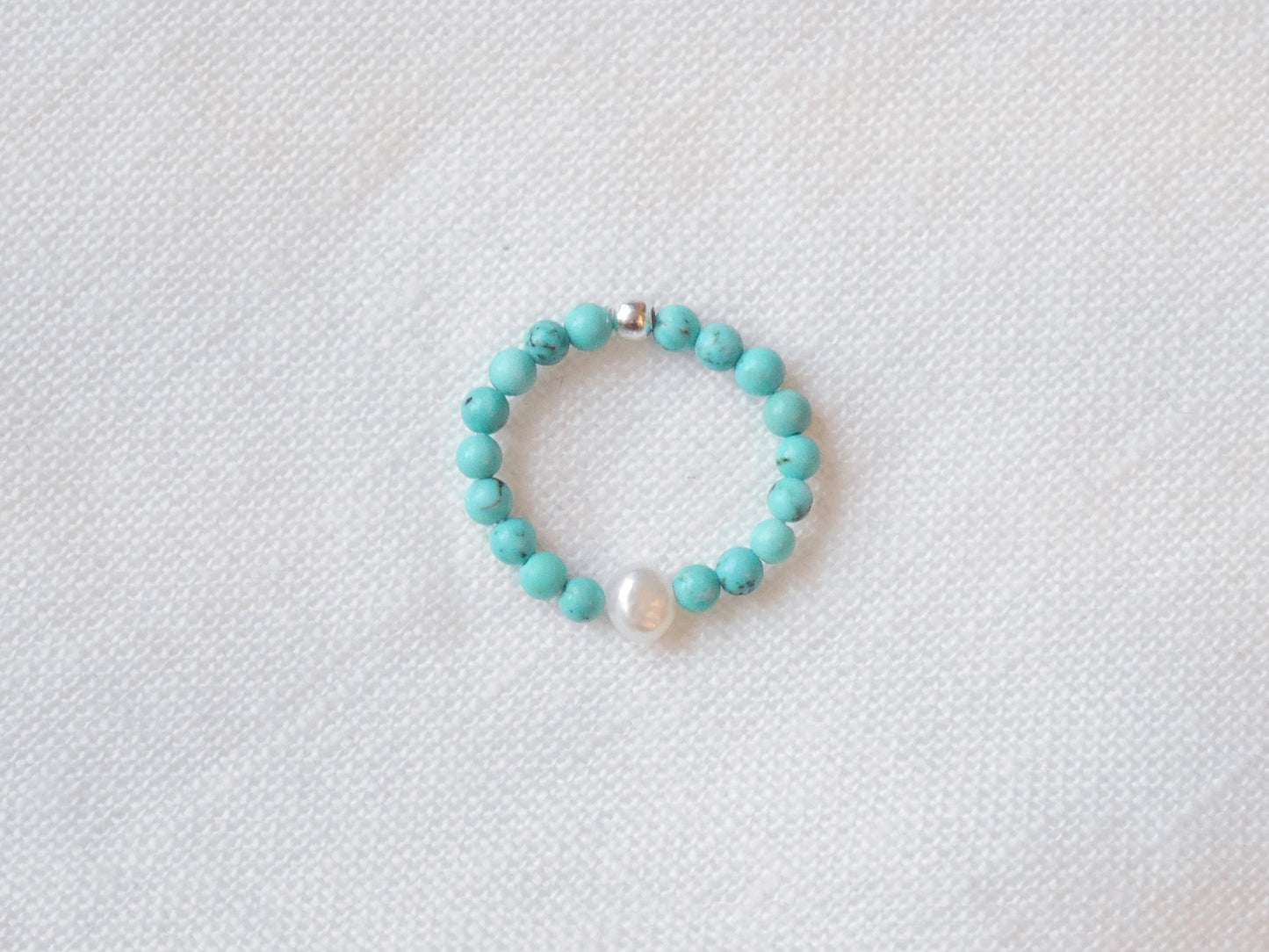 Turquoise beads ring | Turquoise stretch ring with freshwater pearl | Elastic pearl ring with stone beads | Cute minimalist turquoise ring