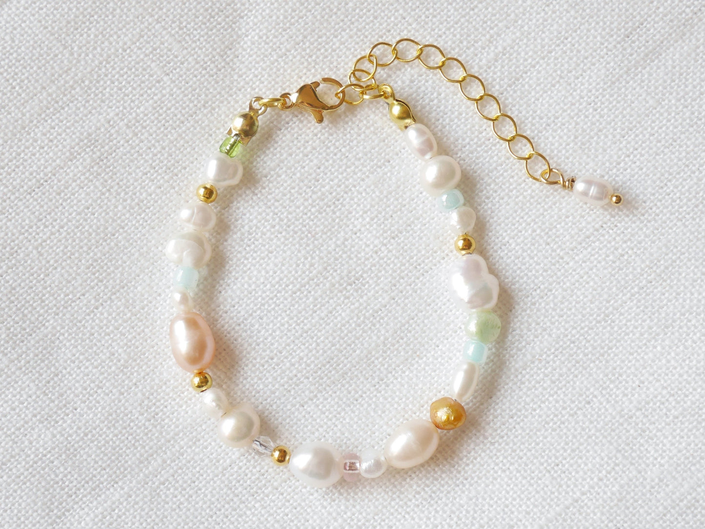 Pearl beaded bracelet | Soft colors pearl bracelet with mixed real pearls | Romantic gift for her | Pink and white freshwater pearl bracelet