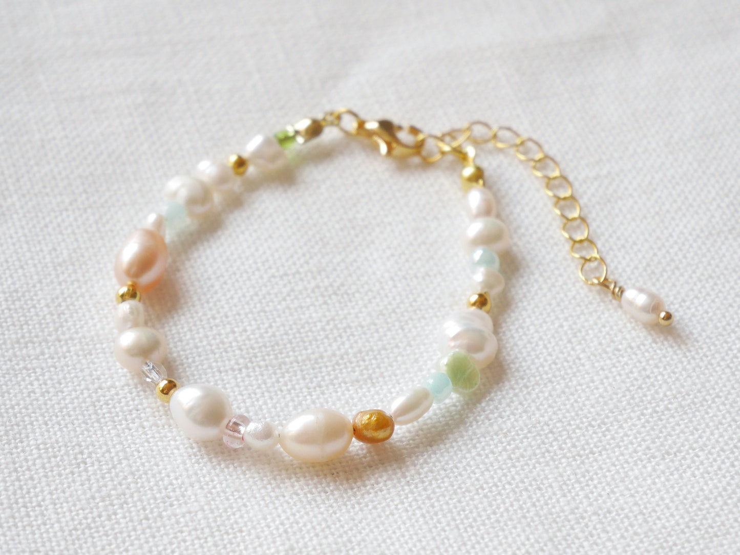 Pearl beaded bracelet | Soft colors pearl bracelet with mixed real pearls | Romantic gift for her | Pink and white freshwater pearl bracelet