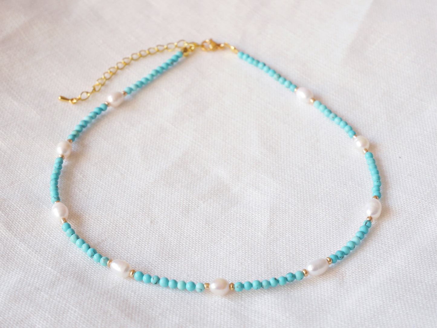 Turquoise pearl necklace | Turquoise stone bead necklace with freshwater pearls | Turquoise and white choker | Small stones necklace for her