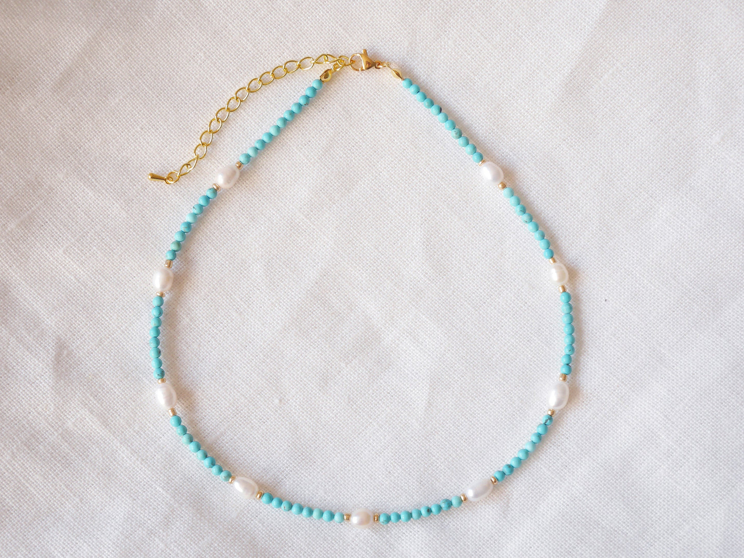 Turquoise pearl necklace | Turquoise stone bead necklace with freshwater pearls | Turquoise and white choker | Small stones necklace for her
