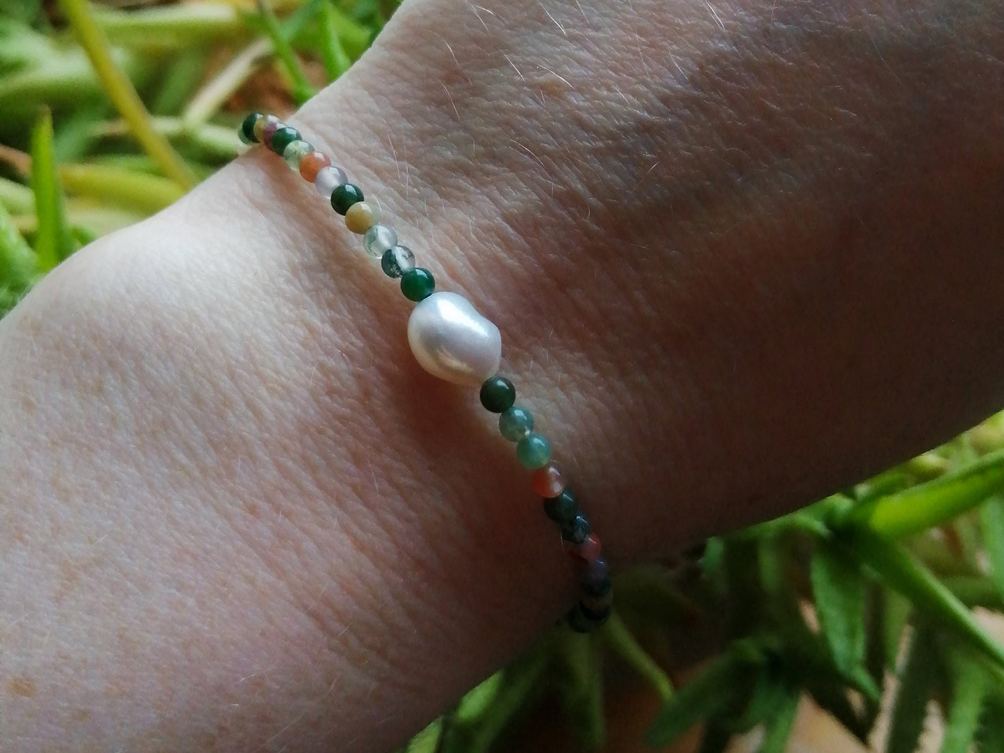 Natural stone beads bracelet with freshwater pearl | Neutral colors agate beaded jewelry | Cute adjustable dainty small bead gift for her