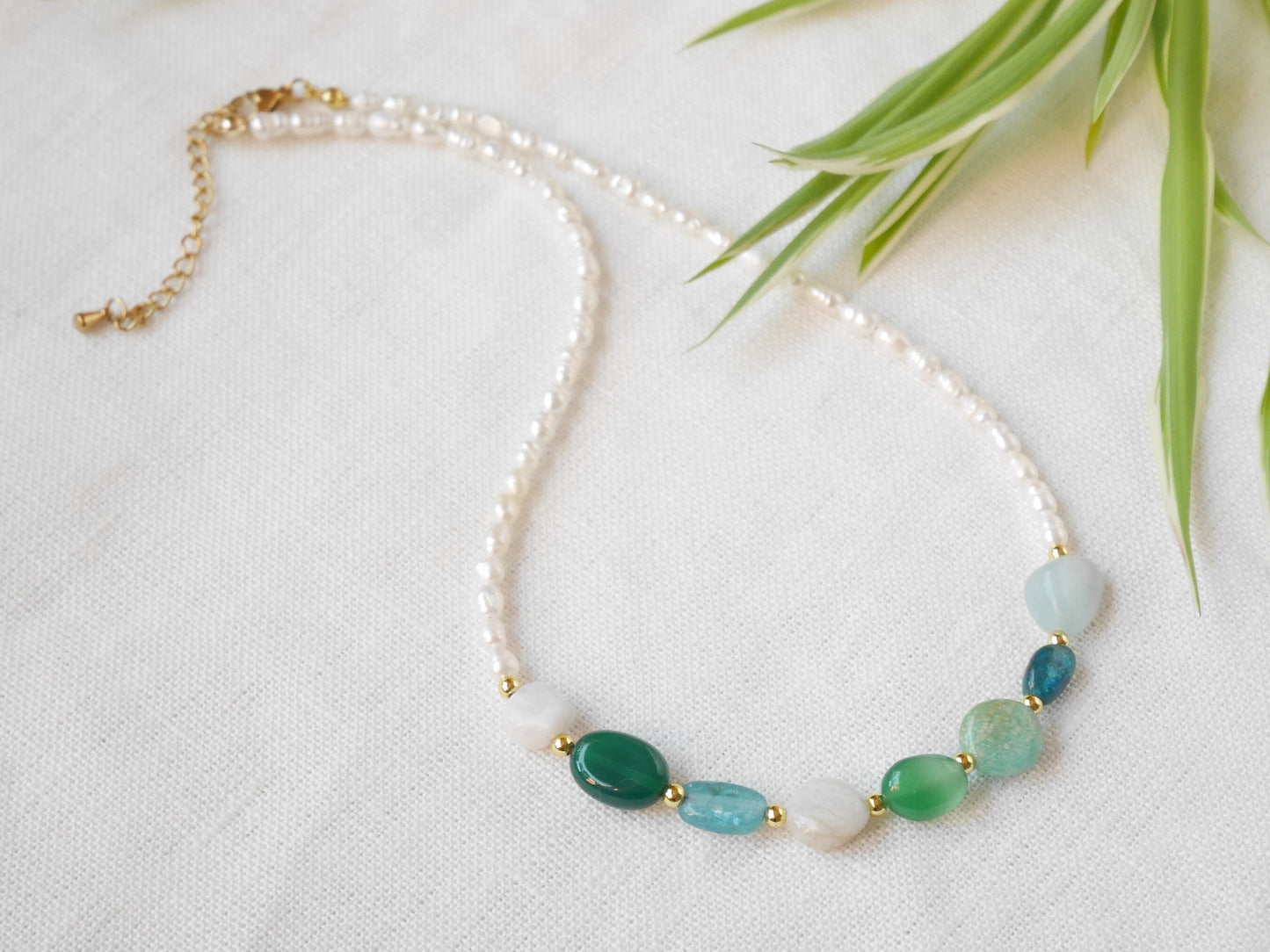 Gemstone pearl necklace | Freshwater pearl necklace with gemstones | Natural stones choker with aquamarine, agate, amazonite, apatite stones