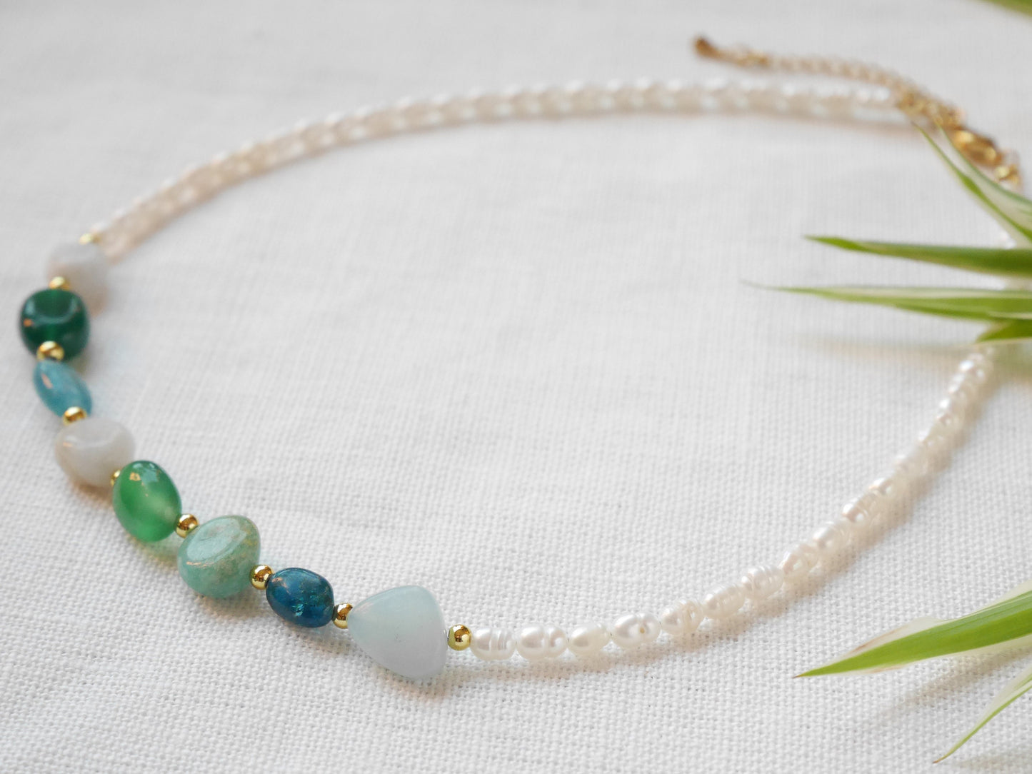 Gemstone pearl necklace | Freshwater pearl necklace with gemstones | Natural stones choker with aquamarine, agate, amazonite, apatite stones