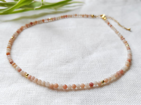 Sunstone necklace | Peach color necklace | Small beads choker | Pastel beaded necklace with sun stone beads | Cute small stones choker