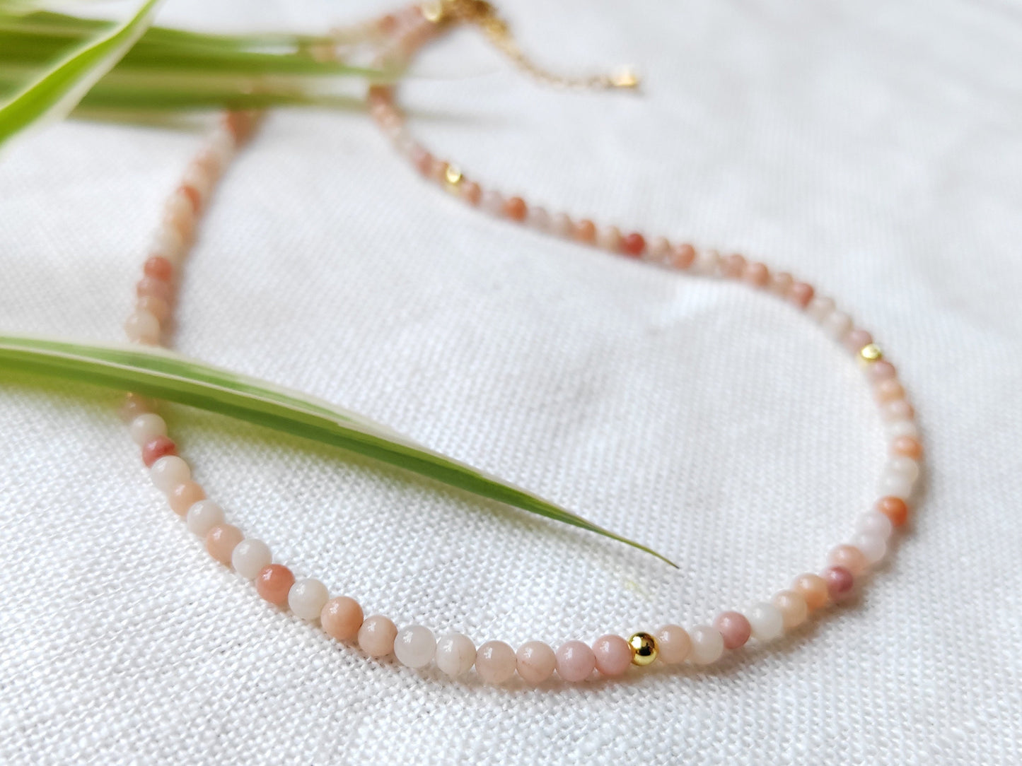 Sunstone necklace | Peach color necklace | Small beads choker | Pastel beaded necklace with sun stone beads | Cute small stones choker