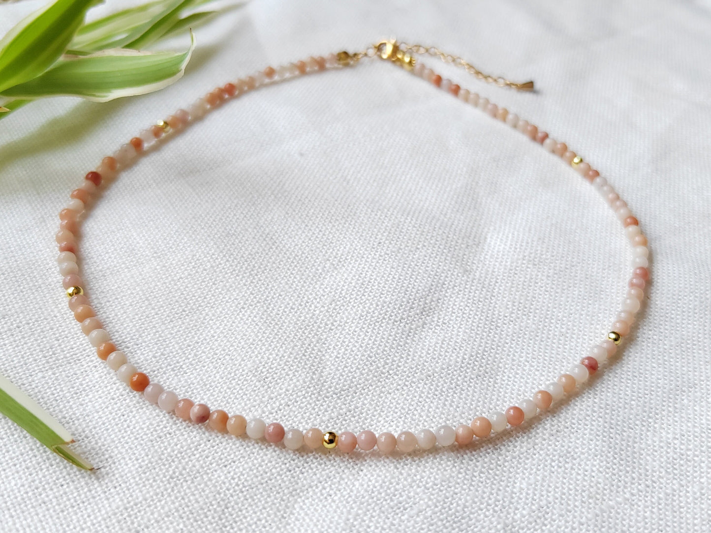Sunstone necklace | Peach color necklace | Small beads choker | Pastel beaded necklace with sun stone beads | Cute small stones choker