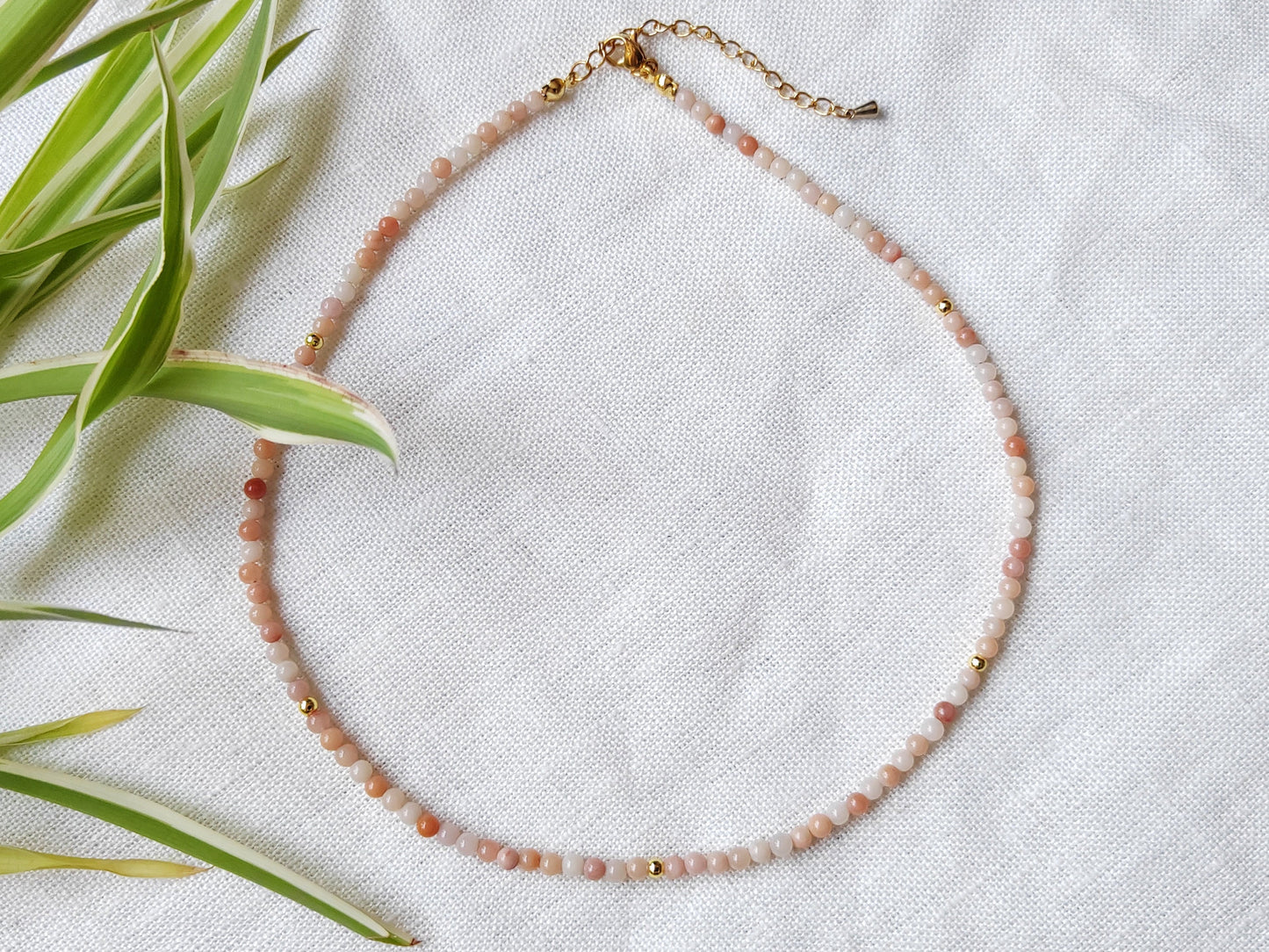 Sunstone necklace | Peach color necklace | Small beads choker | Pastel beaded necklace with sun stone beads | Cute small stones choker