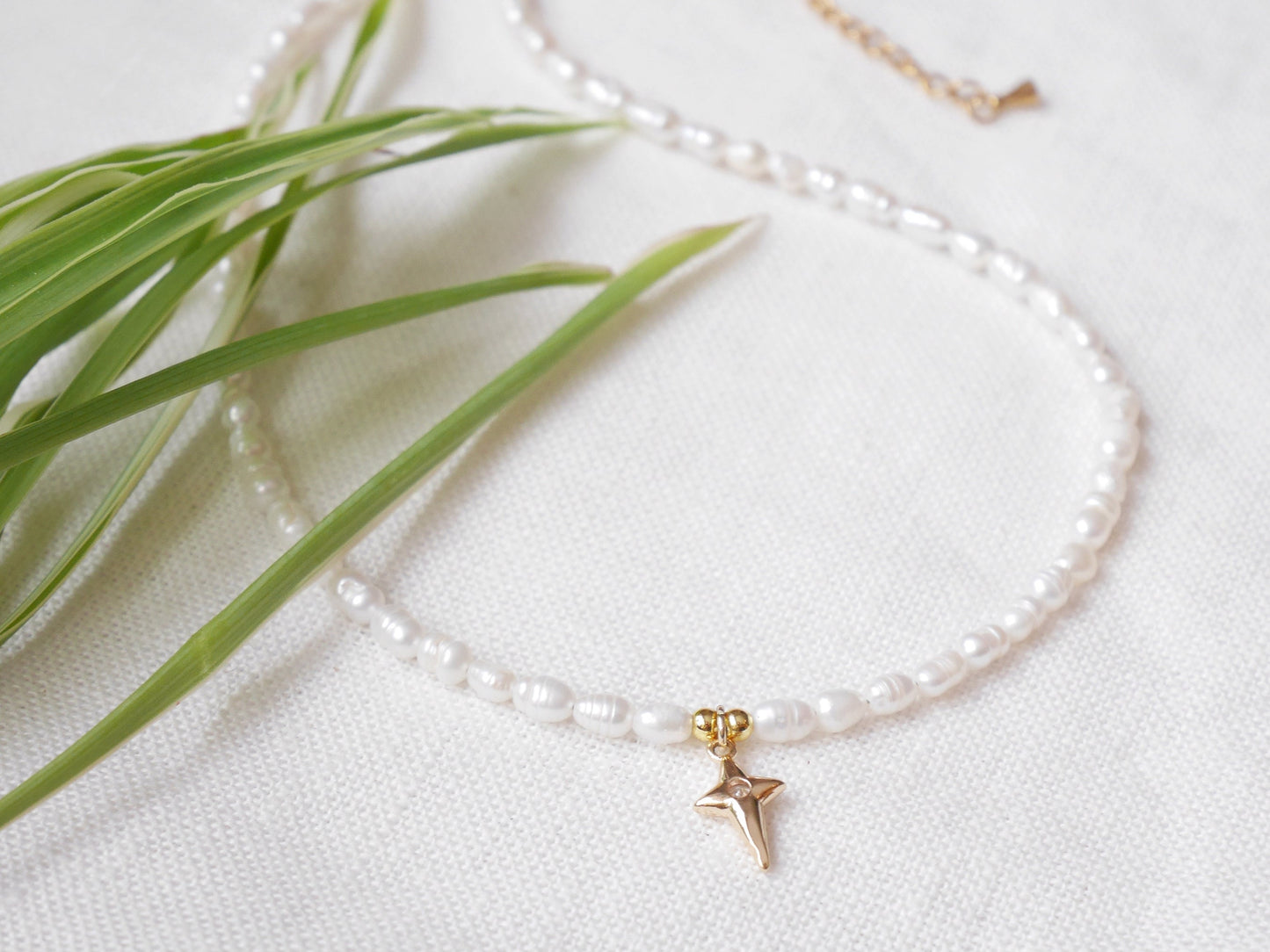 Freshwater pearl necklace | North star pendant choker | Small real pearls with star charm | Dainty light-weight cute gold zircon jewelry