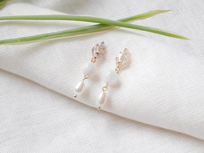 Moonstone pearl earrings | Art Deco jewelry | White stone freshwater pearl drop earrings | Elegant vintage 1920s style handmade gift for her