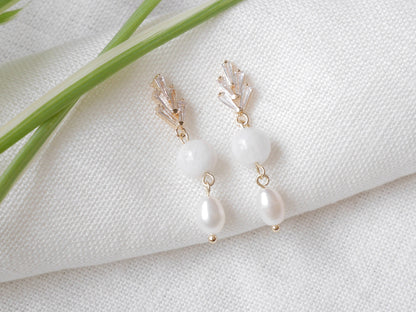 Moonstone pearl earrings | Art Deco jewelry | White stone freshwater pearl drop earrings | Elegant vintage 1920s style handmade gift for her