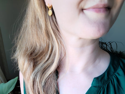 Hammered gold disc earrings | Dainty disc hoop earrings | Huggie hoops with round gold charm | Minimalist hammer pattern small hoop earrings