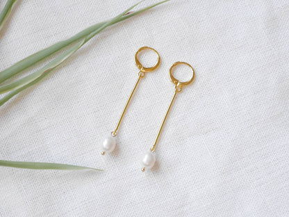 Long bar pearl earrings | Minimalist freshwater pearl dangle earrings | Simple pearl jewelry | Cute clean lines earrings with real pearls