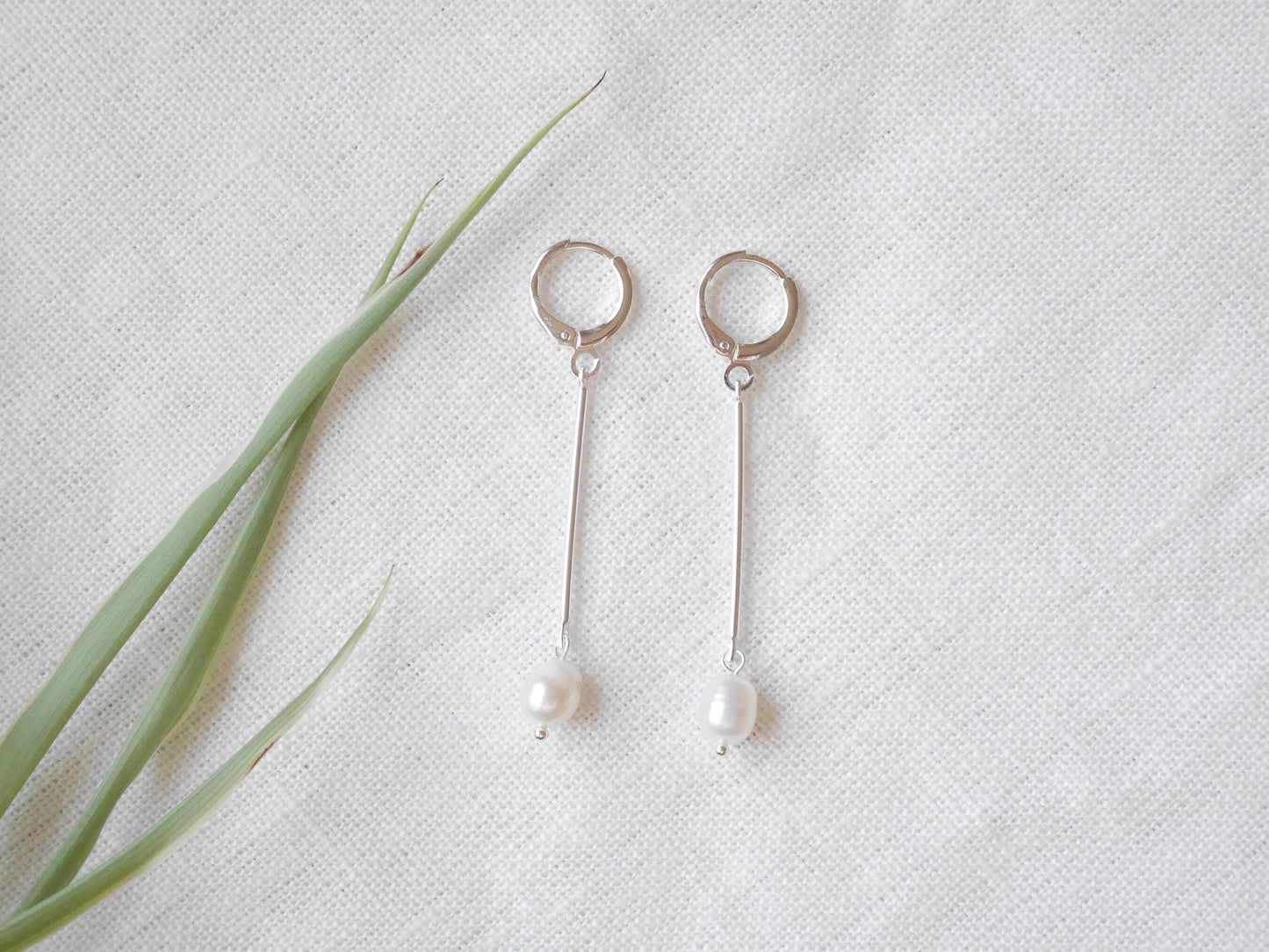 Long bar pearl earrings | Minimalist freshwater pearl dangle earrings | Simple pearl jewelry | Cute clean lines earrings with real pearls