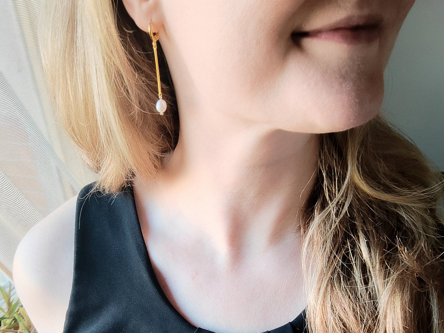 Long bar pearl earrings | Minimalist freshwater pearl dangle earrings | Simple pearl jewelry | Cute clean lines earrings with real pearls