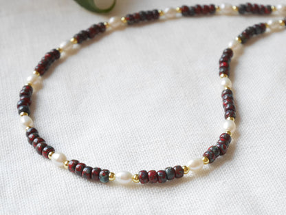 Red garnet beaded necklace | Cute freshwater pearl choker with dark red Miyuki Picasso glass beads | Dainty dark colors jewelry gift for her