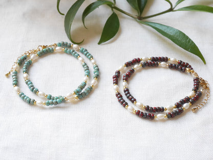 Red garnet beaded necklace | Cute freshwater pearl choker with dark red Miyuki Picasso glass beads | Dainty dark colors jewelry gift for her