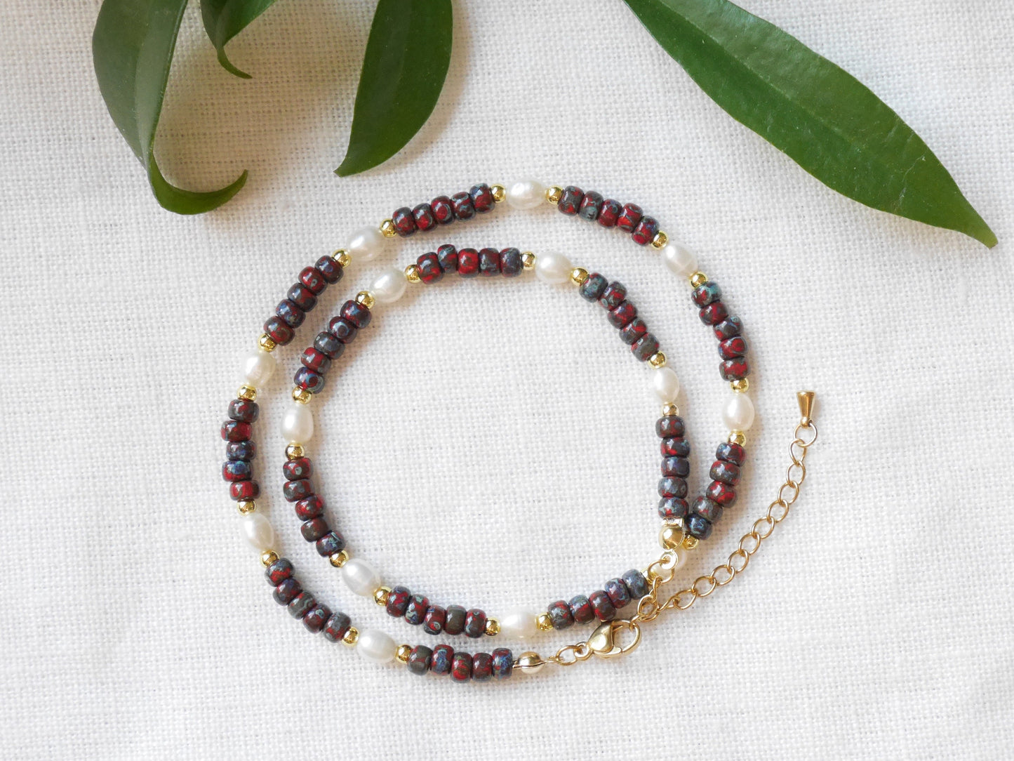Red garnet beaded necklace | Cute freshwater pearl choker with dark red Miyuki Picasso glass beads | Dainty dark colors jewelry gift for her