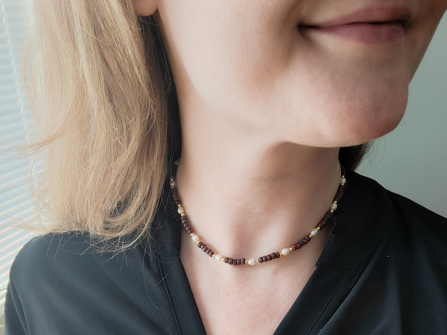 Red garnet beaded necklace | Cute freshwater pearl choker with dark red Miyuki Picasso glass beads | Dainty dark colors jewelry gift for her