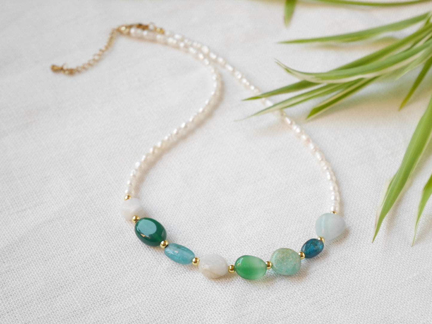 Gemstone pearl necklace | Freshwater pearl necklace with gemstones | Natural stones choker with aquamarine, agate, amazonite, apatite stones