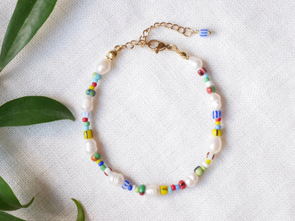 Freshwater pearl bracelet with striped beads | Stripe pattern seed bead jewelry | Adjustable colorful cute summer bracelet for her