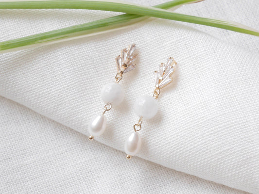 Moonstone pearl earrings | Art Deco jewelry | White stone freshwater pearl drop earrings | Elegant vintage 1920s style handmade gift for her