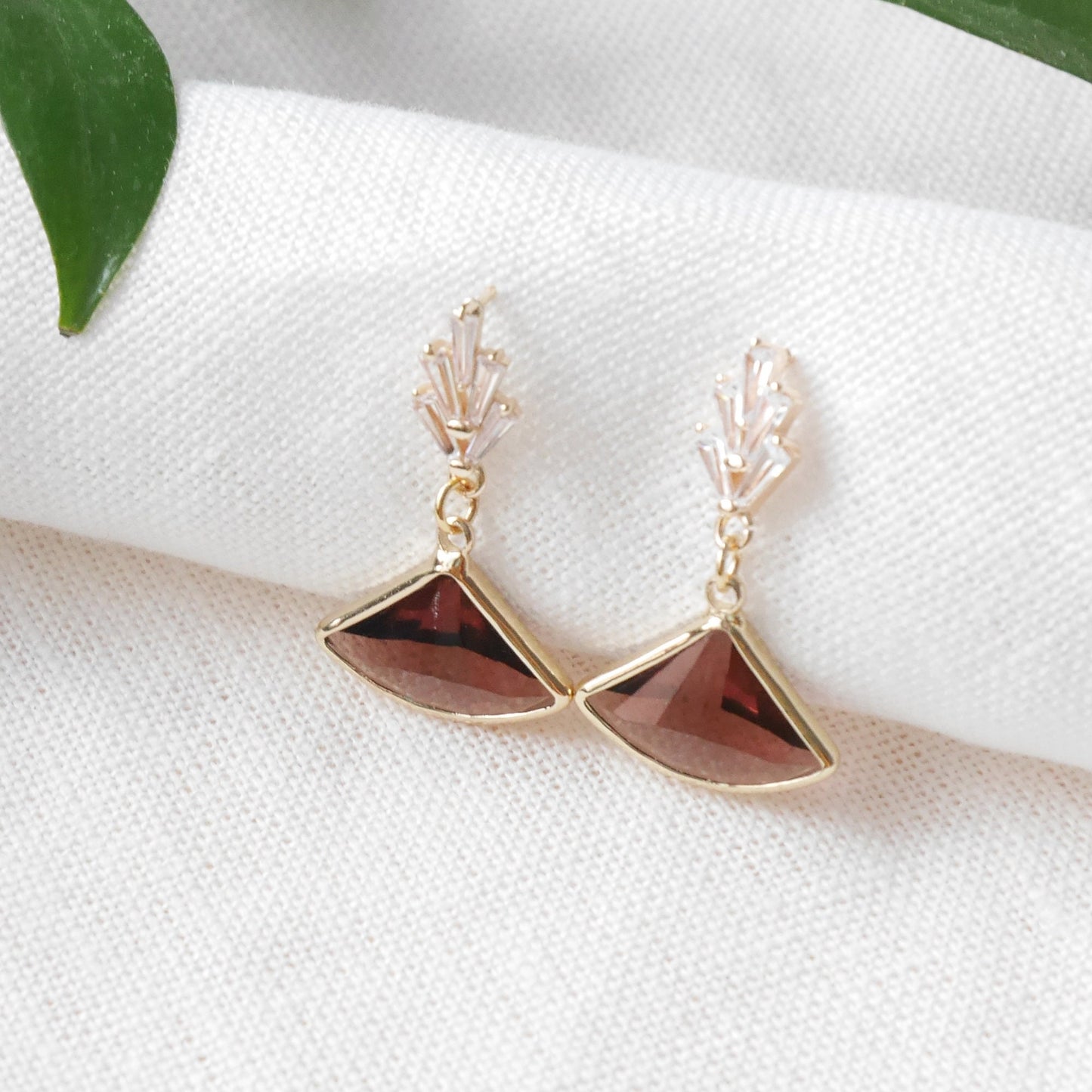 Plum art deco earrings | Burgundy glass drop earrings | 1920s style jewelry in wine color | Dainty dangle earrings | Birthday gift for woman