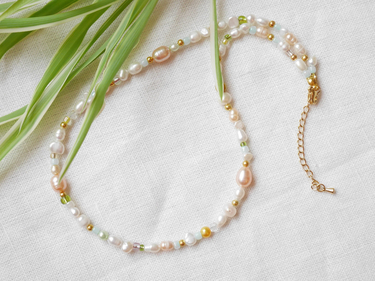 Multicolor pearl necklace – soft pastel freshwater pearl and glass bead choker