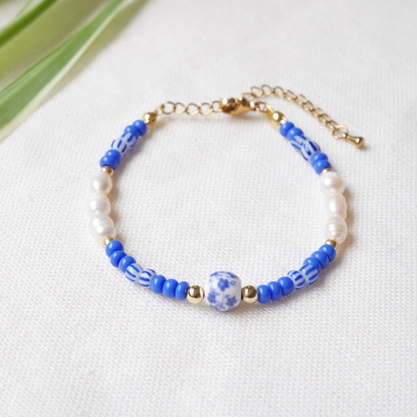 Blue porcelain bead bracelet | Summer seed bead bracelet | Lovely blue and white jewelry with real pearls | Ceramic jewelry gift for her
