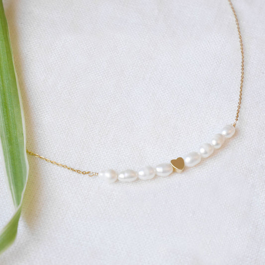 Dainty heart necklace with freshwater pearls | Minimalist delicate chain necklace | Gold heart jewelry | Anniversary gift for girlfriend