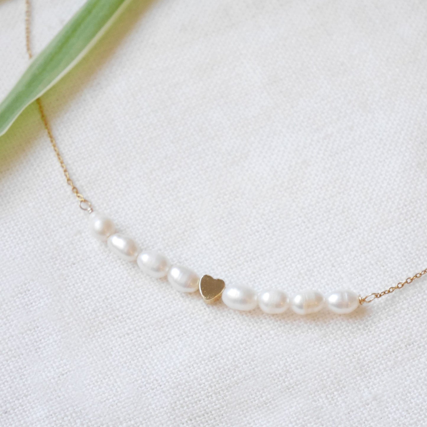 Dainty heart necklace with freshwater pearls | Minimalist delicate chain necklace | Gold heart jewelry | Anniversary gift for girlfriend