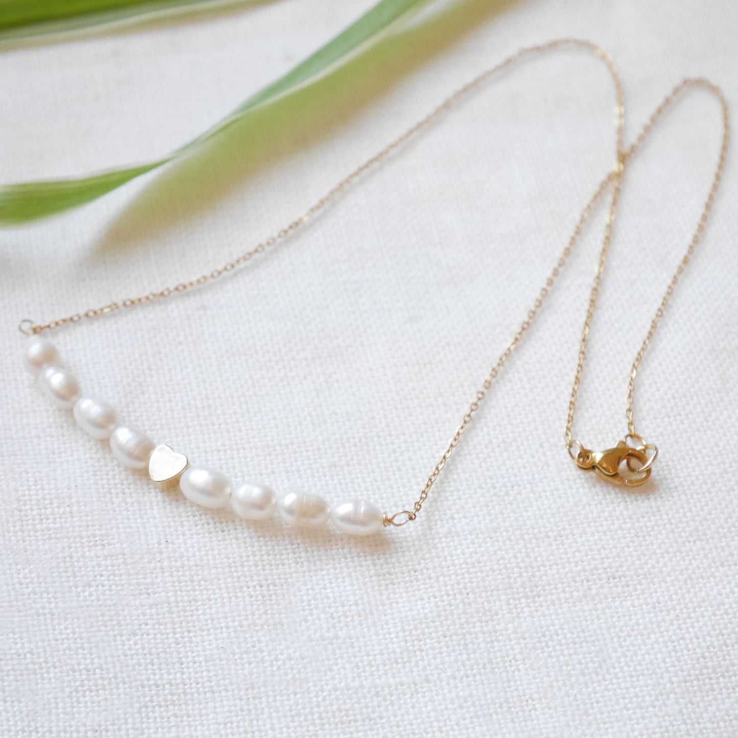 Dainty heart necklace with freshwater pearls | Minimalist delicate chain necklace | Gold heart jewelry | Anniversary gift for girlfriend