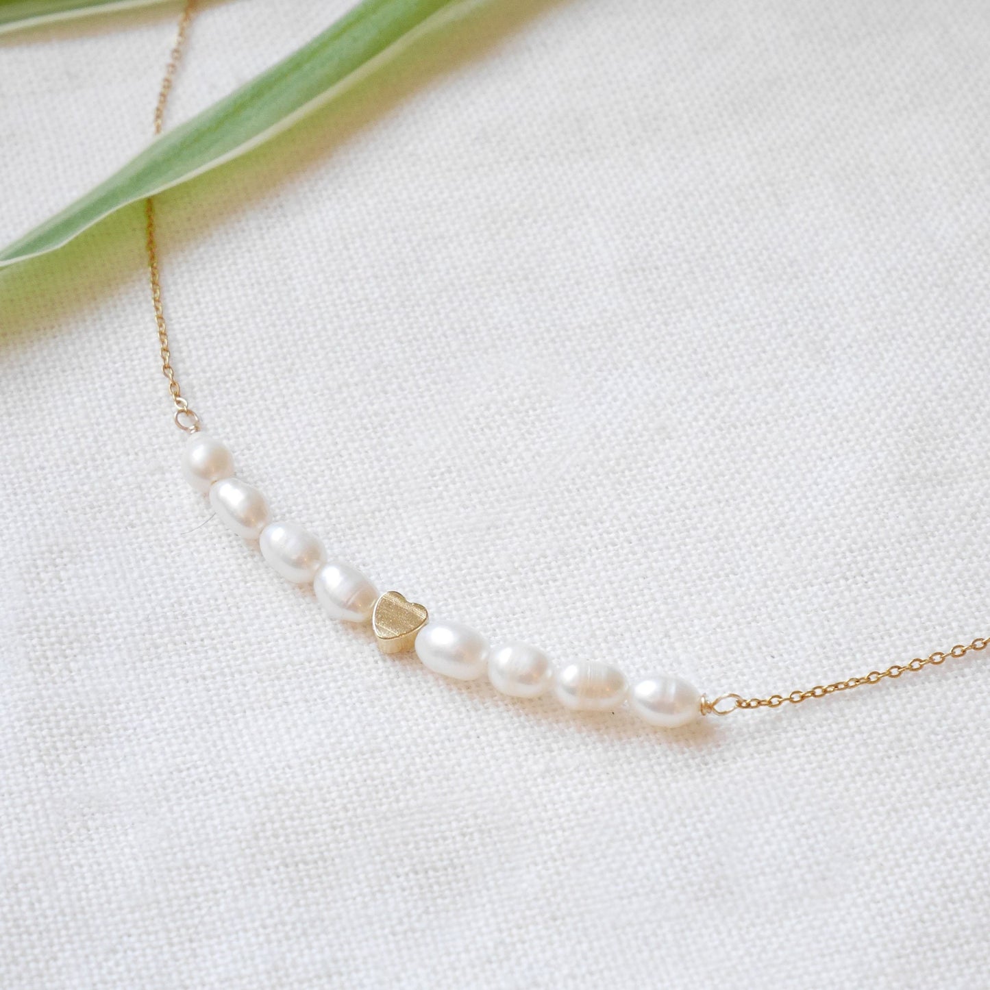 Dainty heart necklace with freshwater pearls | Minimalist delicate chain necklace | Gold heart jewelry | Anniversary gift for girlfriend