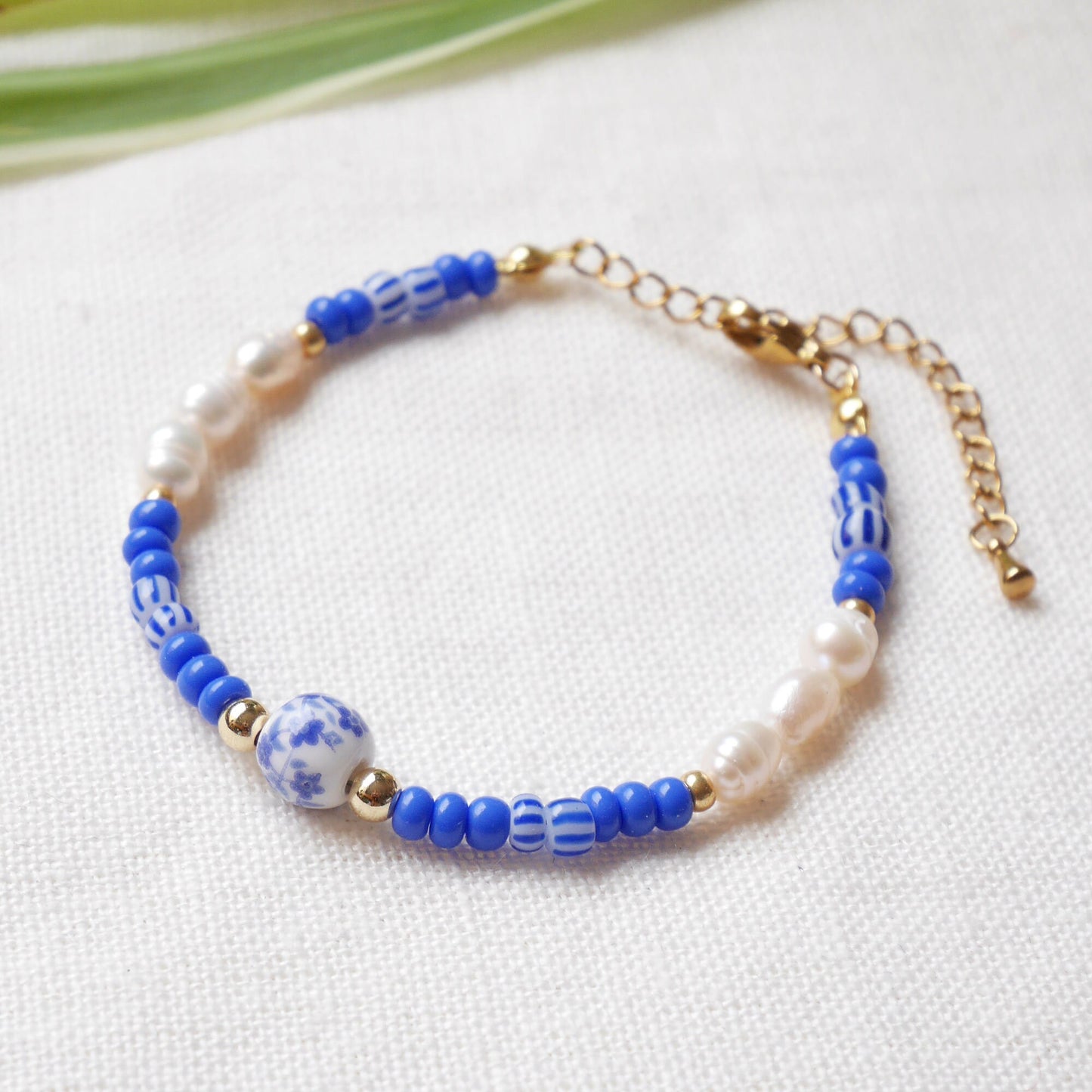 Blue porcelain bead bracelet | Summer seed bead bracelet | Lovely blue and white jewelry with real pearls | Ceramic jewelry gift for her