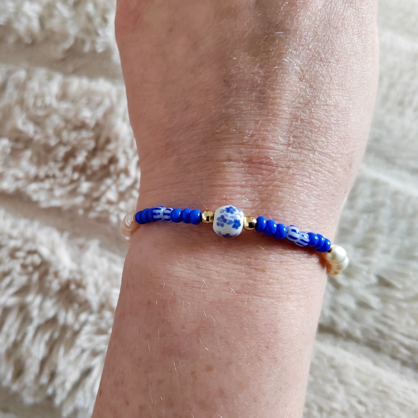 Blue porcelain bead bracelet | Summer seed bead bracelet | Lovely blue and white jewelry with real pearls | Ceramic jewelry gift for her