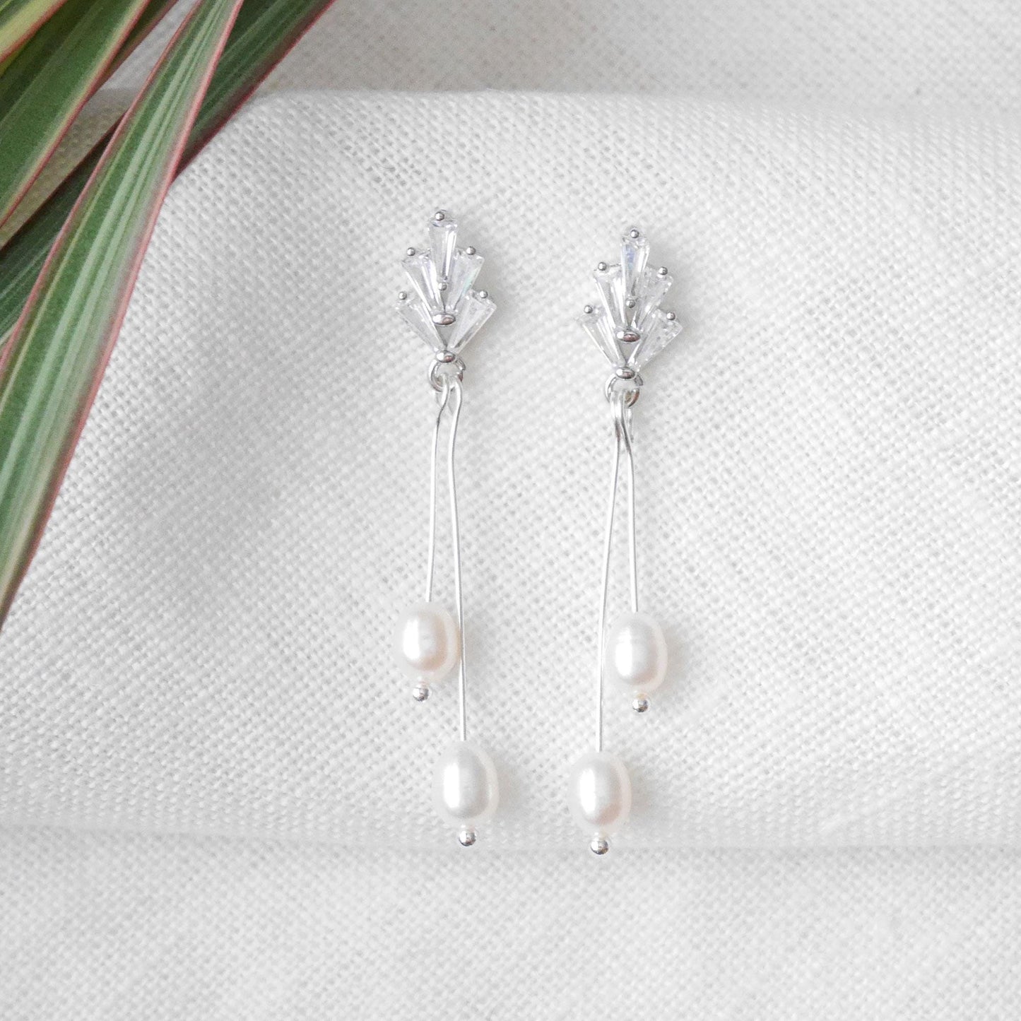 Silver art deco wedding earrings | Long freshwater pearl drop earring | Bridal pearl earrings | Dainty elegant zircon jewelry for brides