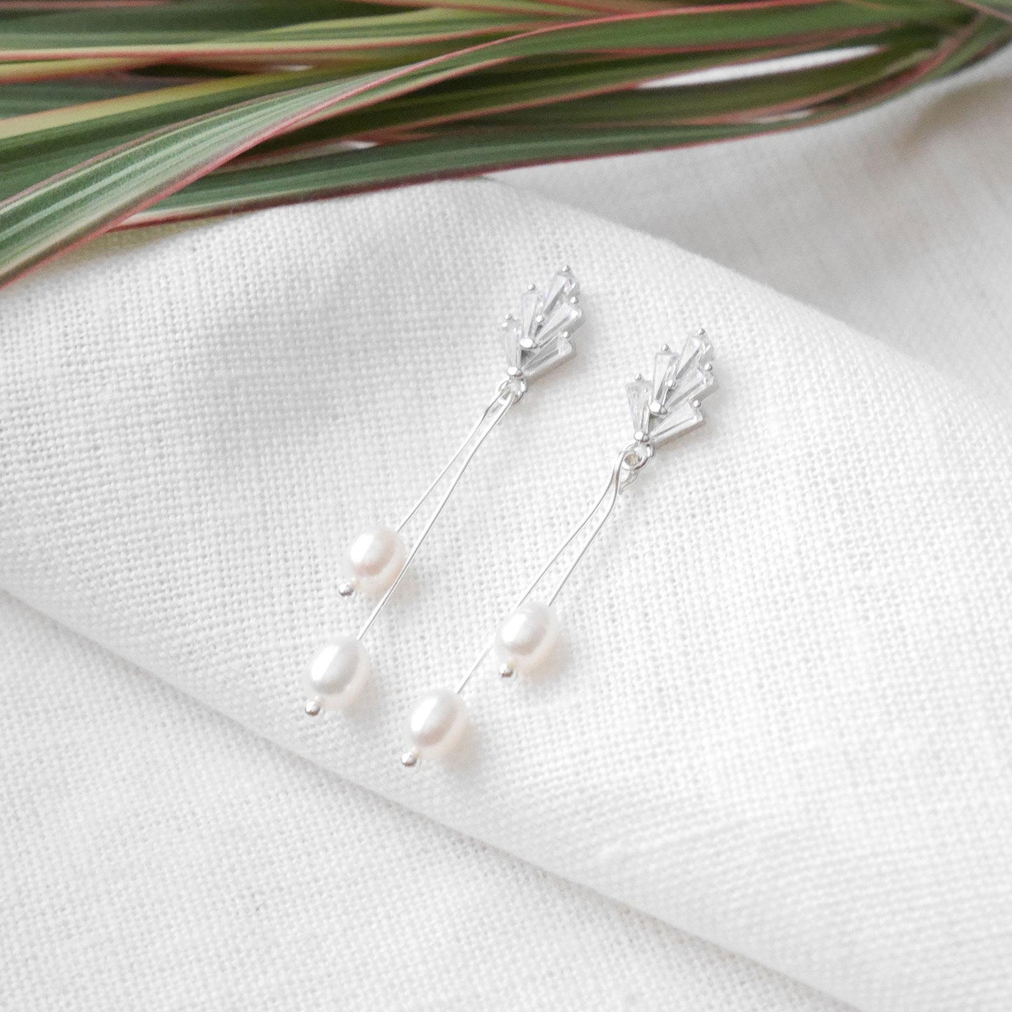 Silver art deco wedding earrings | Long freshwater pearl drop earring | Bridal pearl earrings | Dainty elegant zircon jewelry for brides