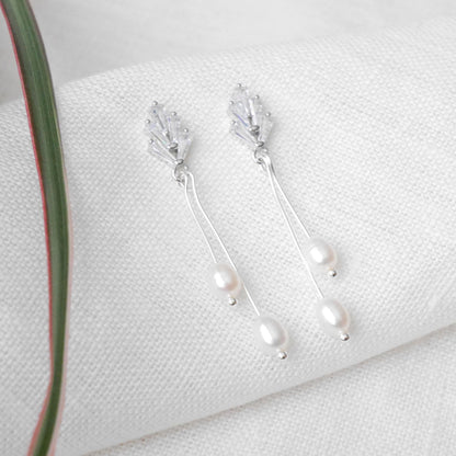 Silver art deco wedding earrings | Long freshwater pearl drop earring | Bridal pearl earrings | Dainty elegant zircon jewelry for brides